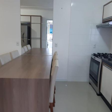 Apartamento 2 Dormitorio Praia De Bombas บอมบินญัส ภายนอก รูปภาพ